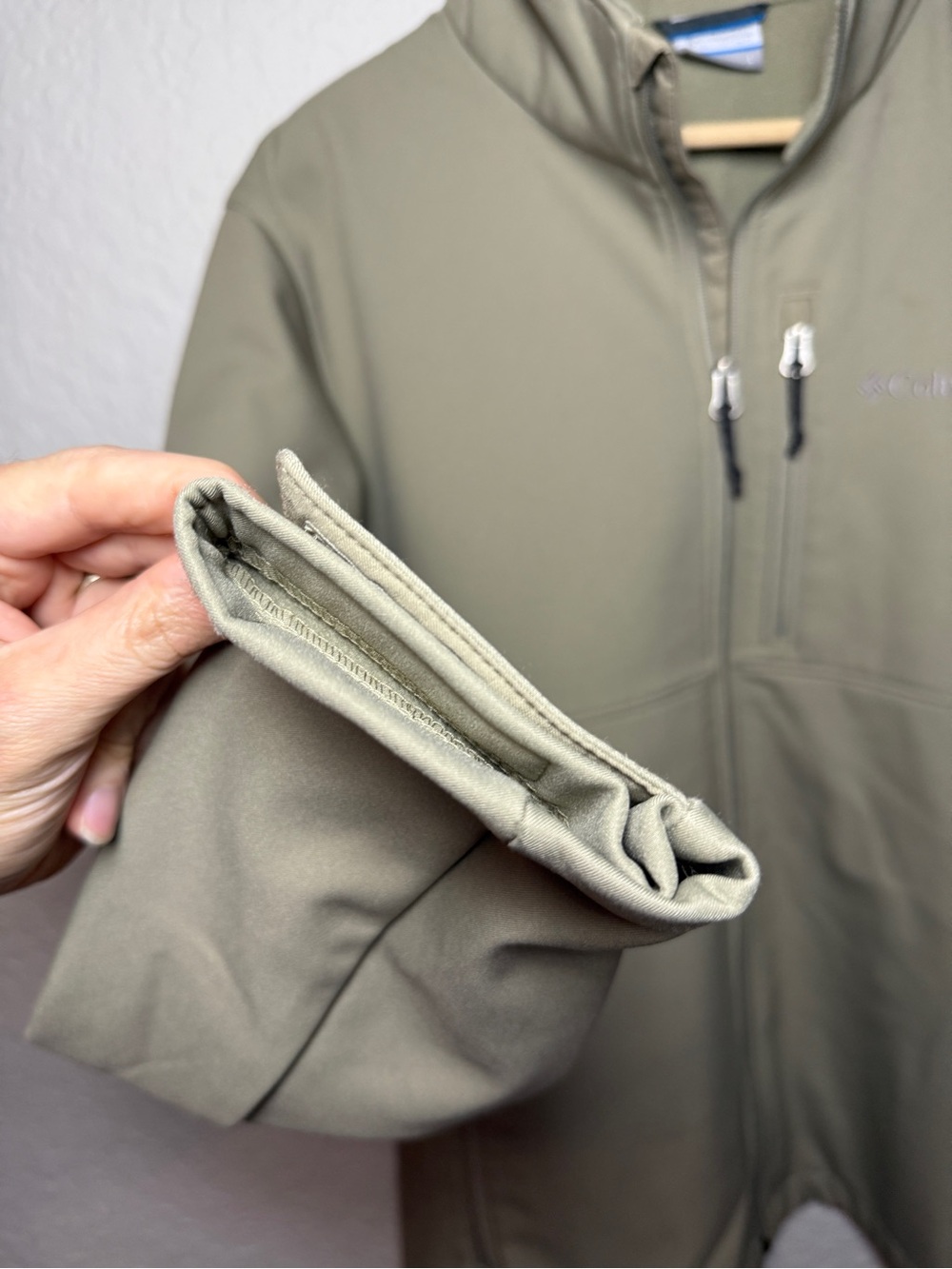 Columbia Men's Light Olive Full-Zip Performance Jacket - Picture 3 of 4